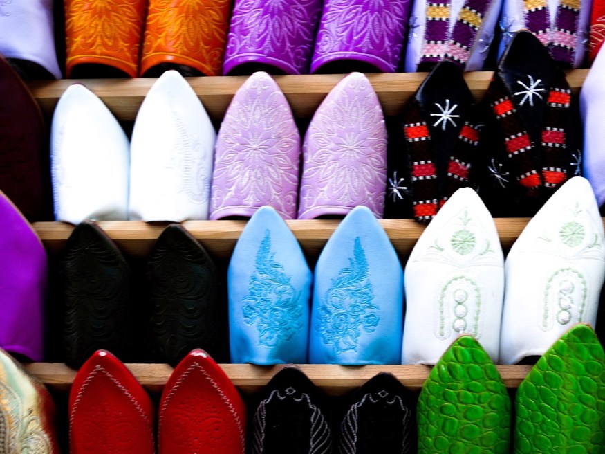 Chefchaouen Morocco Photography, Chefchaouen Morocco Blog, Chefchaouen Morocco shoes, Moroccan shoes