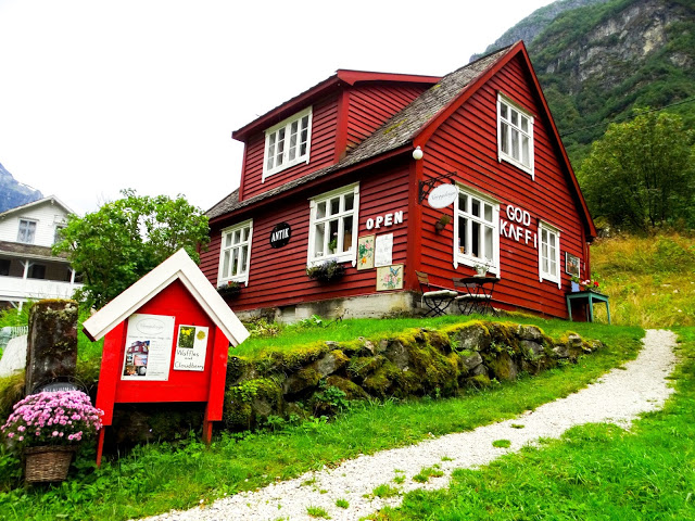 Where To Stay & Eat In Eidfjord