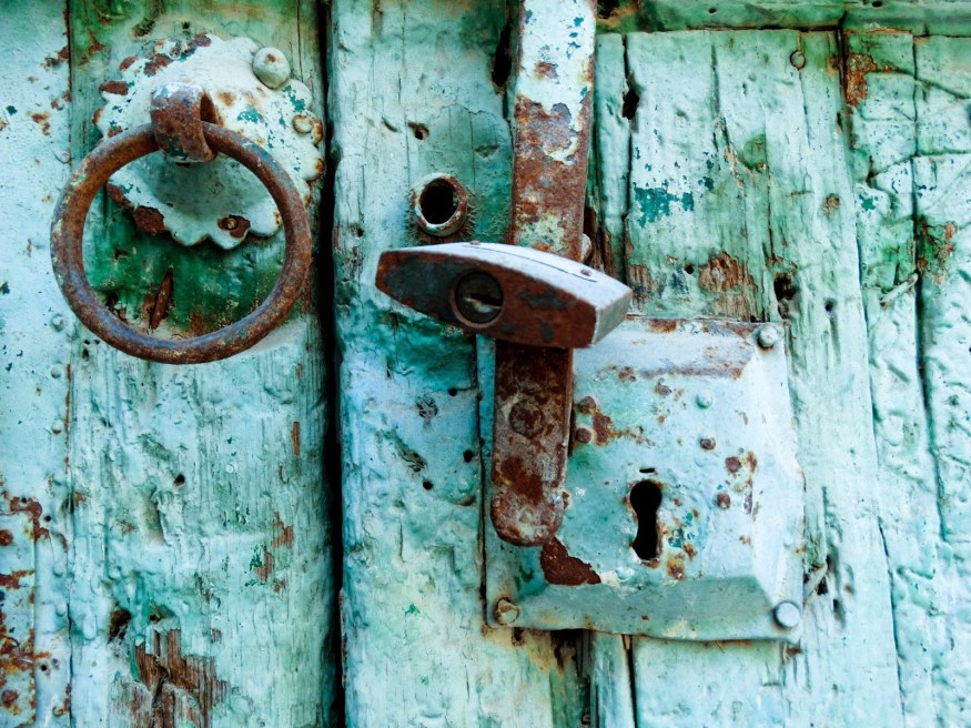 Fez Morocco Travel, Fez Morocco Blog, Light Green Door with rusty handle 