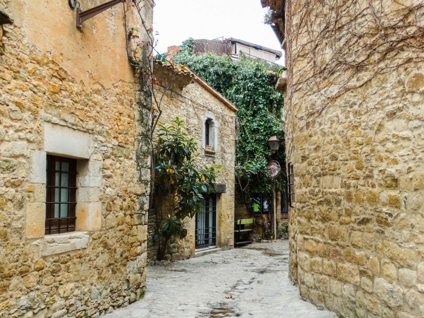 Pals Spain, Peratallada Spain, Barcelona Day Trips, Barcelona day trips blog