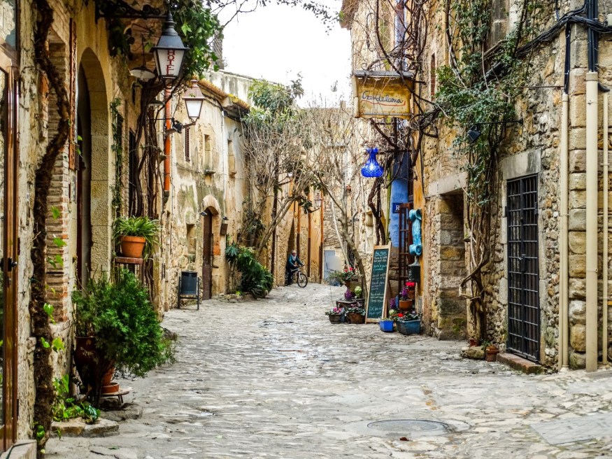 Pals Spain, Peratallada Spain, Barcelona Day Trips, Barcelona day trips blog