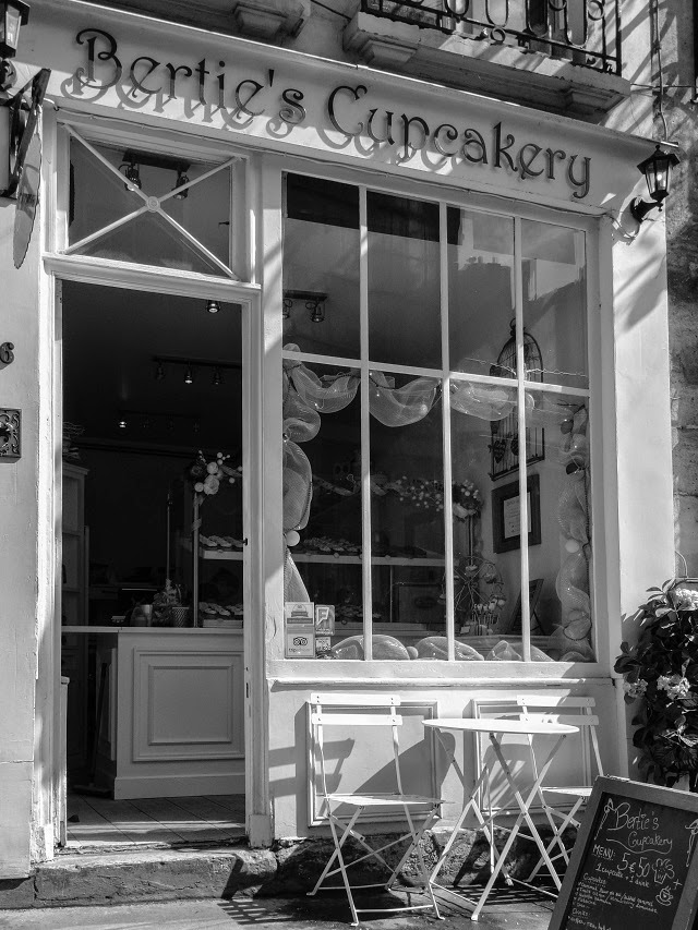 Paris Travel Photography, Shakespeare and Company, Paris things to do, Bertie's Cupcakery Paris