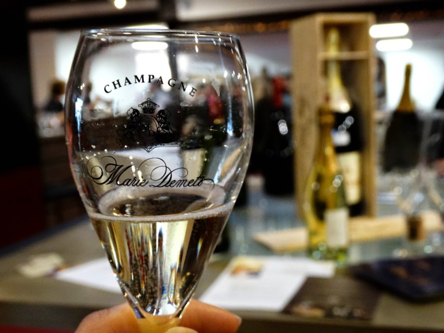 Road trip to provence France, weekend away in France, visiting Provence France, champaigne